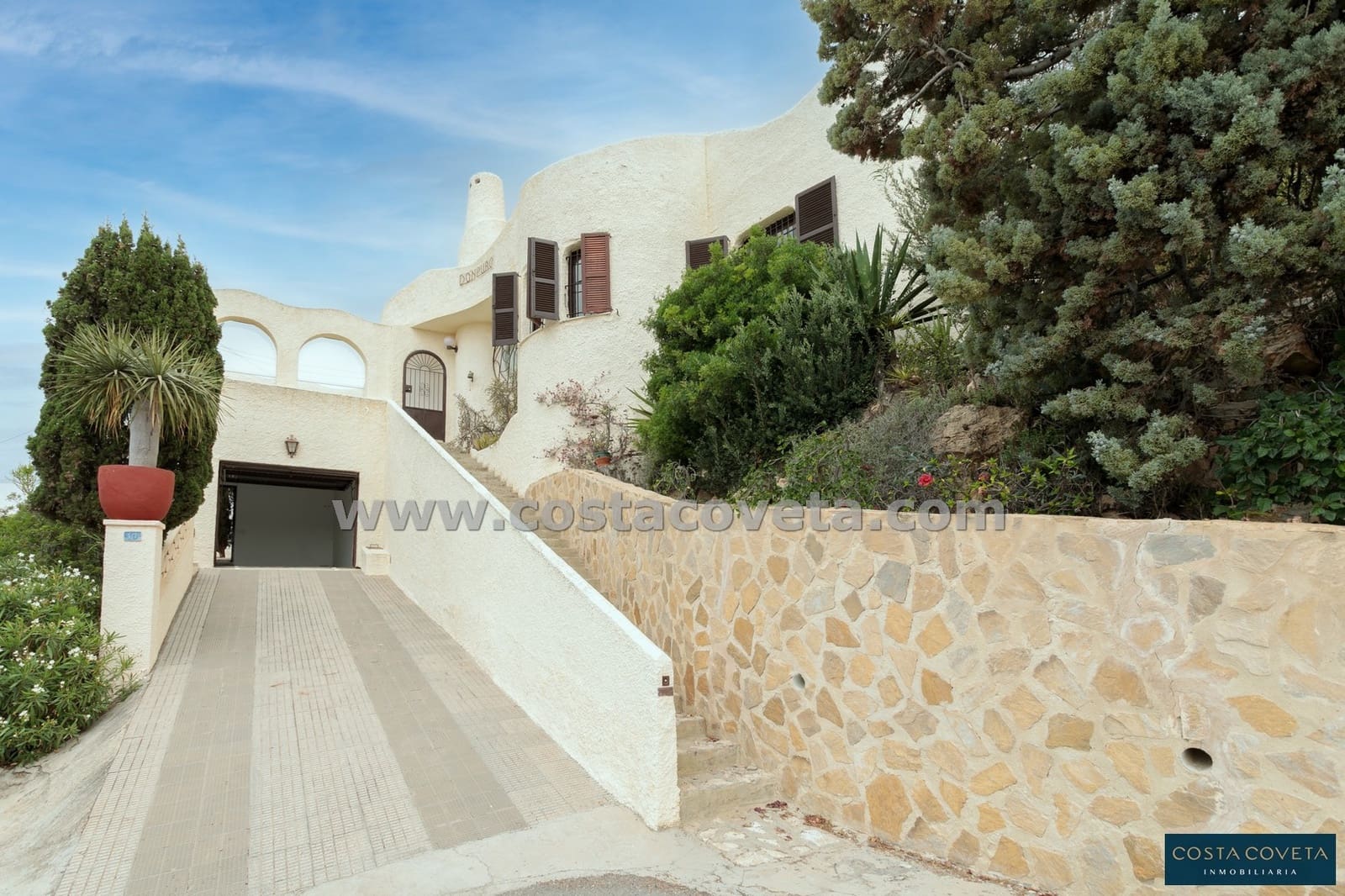 2 bedroom Villa for sale in Coveta Fuma with garage - € 475,000 (Ref: 9462621)