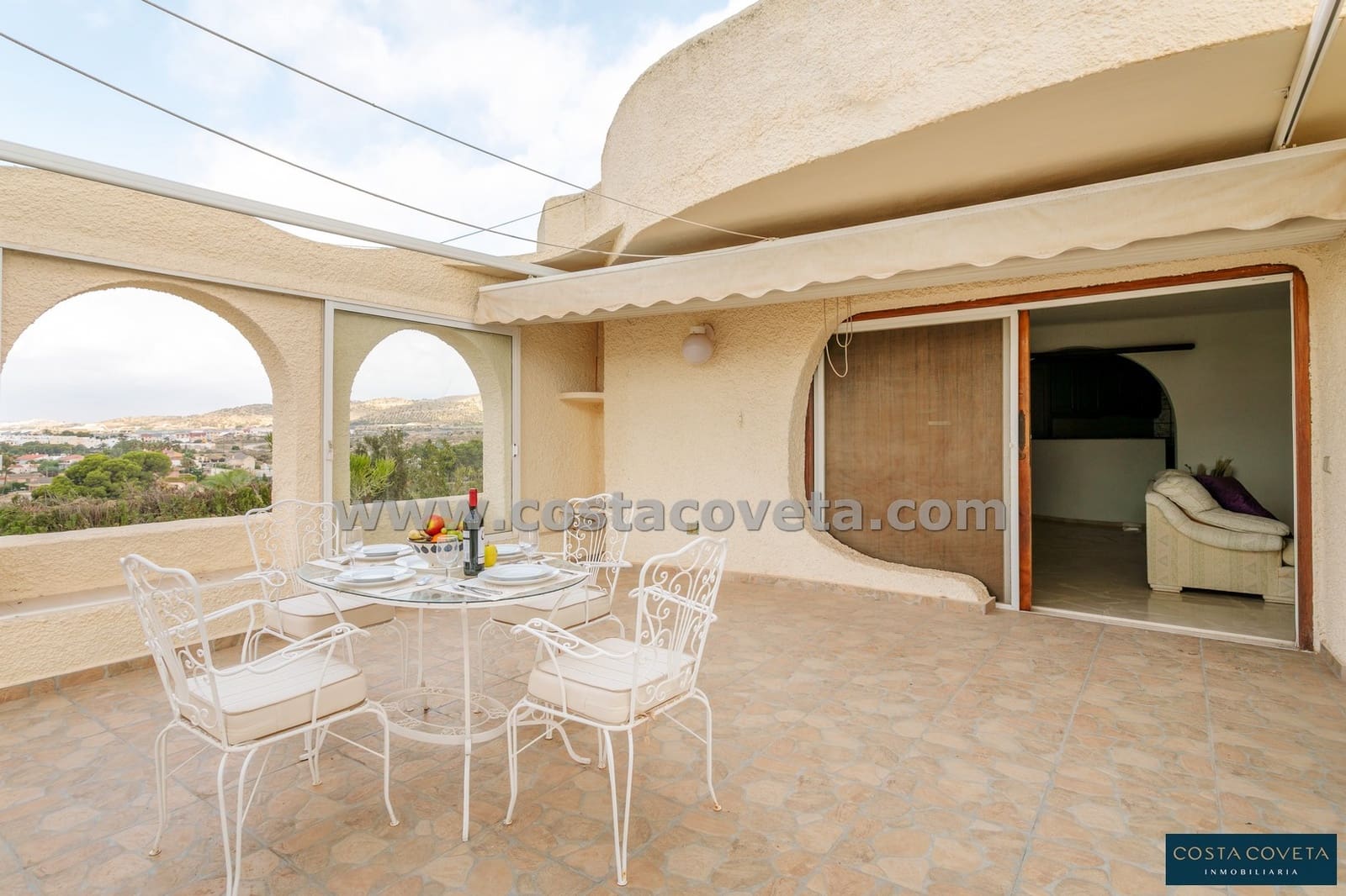 2 bedroom Villa for sale in Coveta Fuma with garage - € 475,000 (Ref: 9462621)