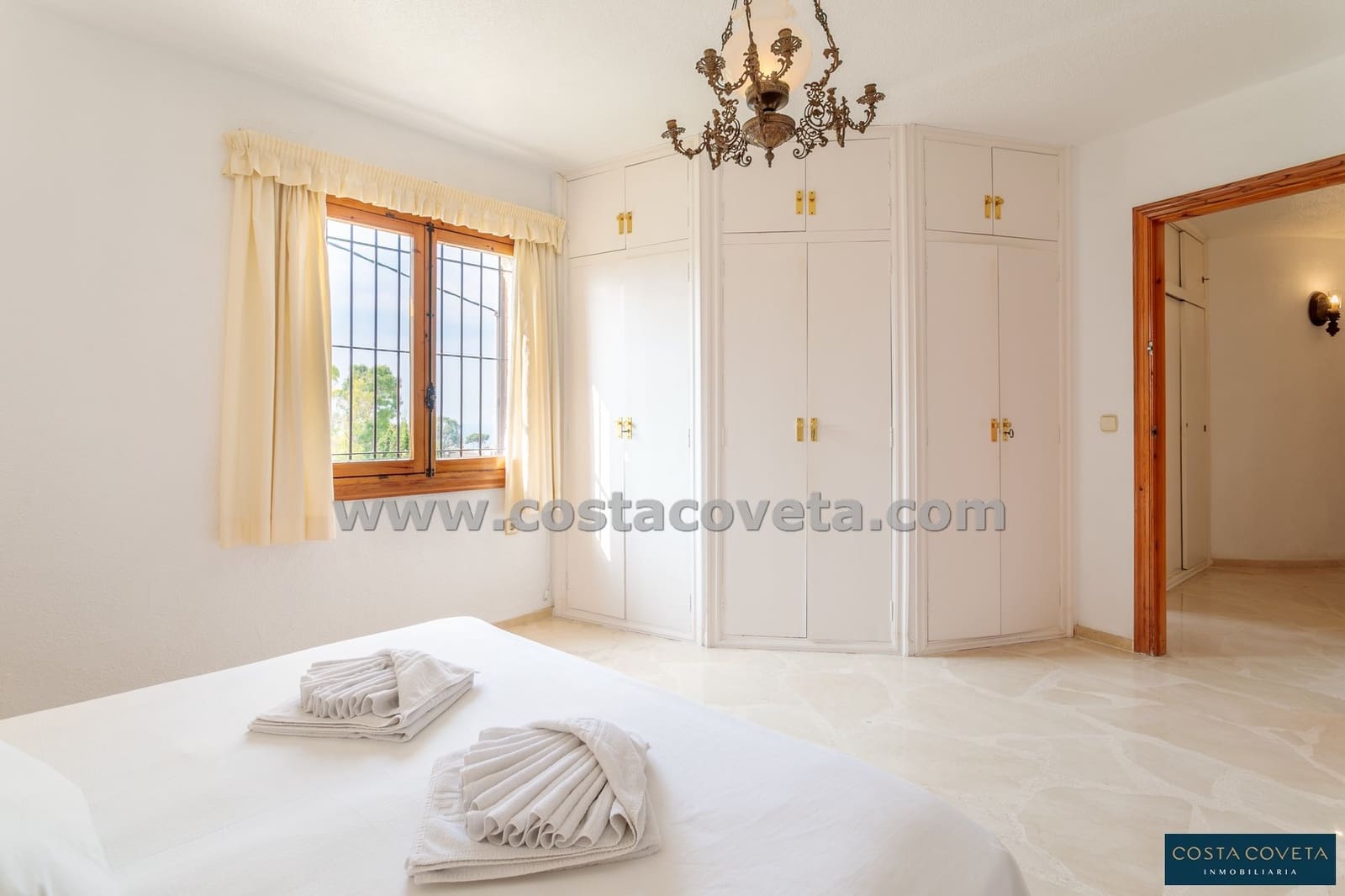 2 bedroom Villa for sale in Coveta Fuma with garage - € 475,000 (Ref: 9462621)