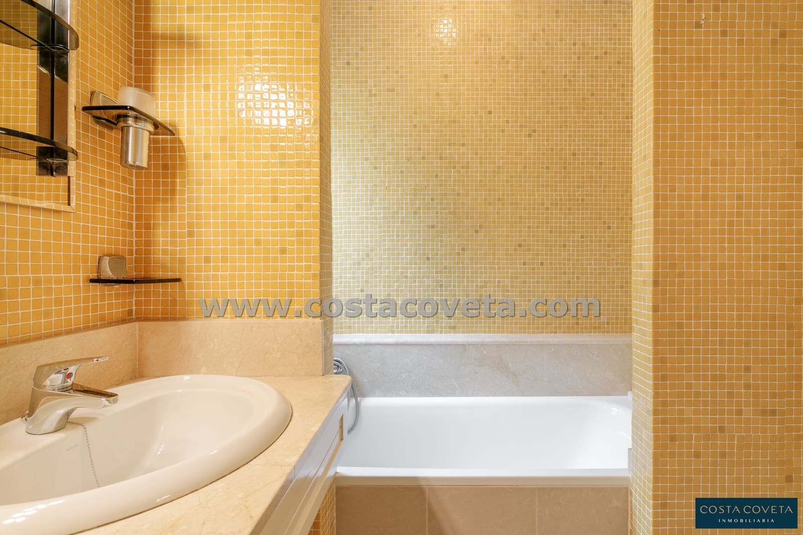 2 bedroom Villa for sale in Coveta Fuma with garage - € 475,000 (Ref: 9462621)