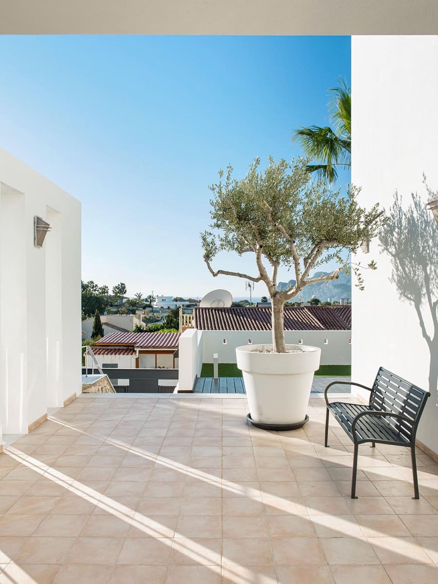 5 bedroom Villa for sale in Calpe / Calp with pool garage - € 1,490,000 (Ref: 10030642)