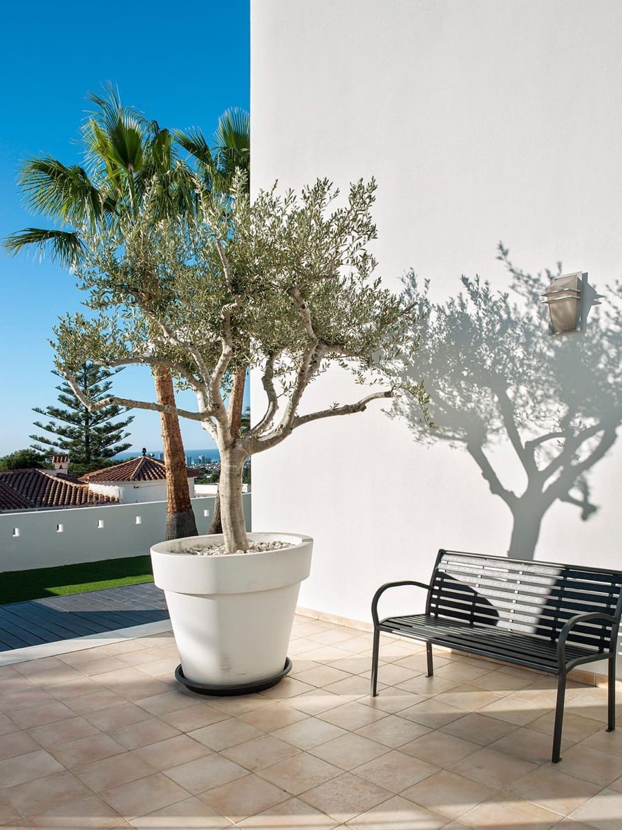 5 bedroom Villa for sale in Calpe / Calp with pool garage - € 1,490,000 (Ref: 10030642)