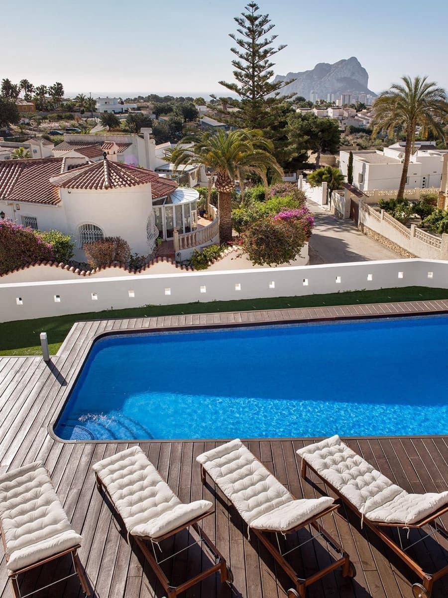 5 bedroom Villa for sale in Calpe / Calp with pool garage - € 1,490,000 (Ref: 10030642)