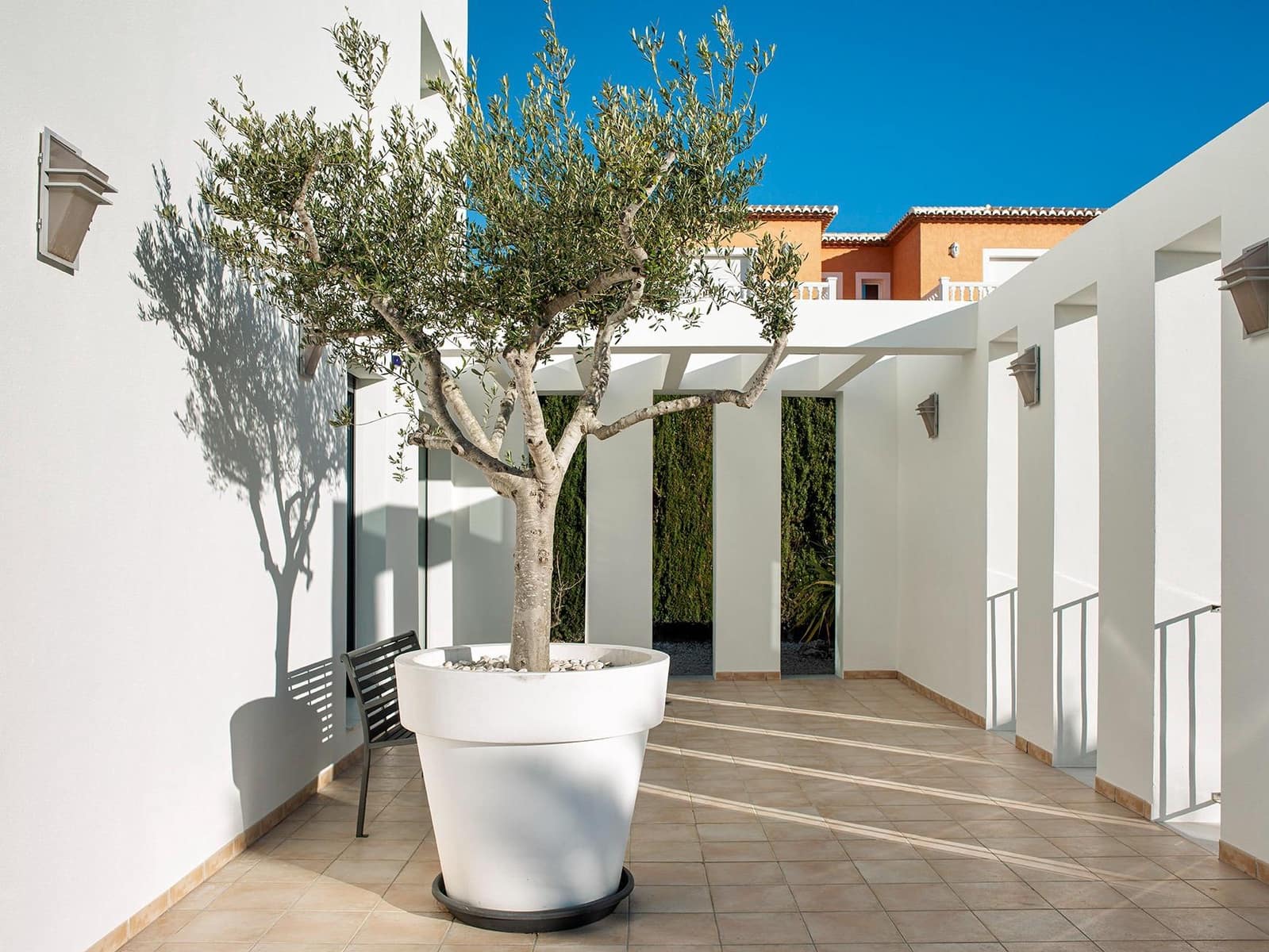 5 bedroom Villa for sale in Calpe / Calp with pool garage - € 1,490,000 (Ref: 10030642)