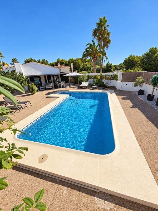 3 bedroom Villa for sale in Calpe / Calp with pool garage - € 639,000 (Ref: 10037499)