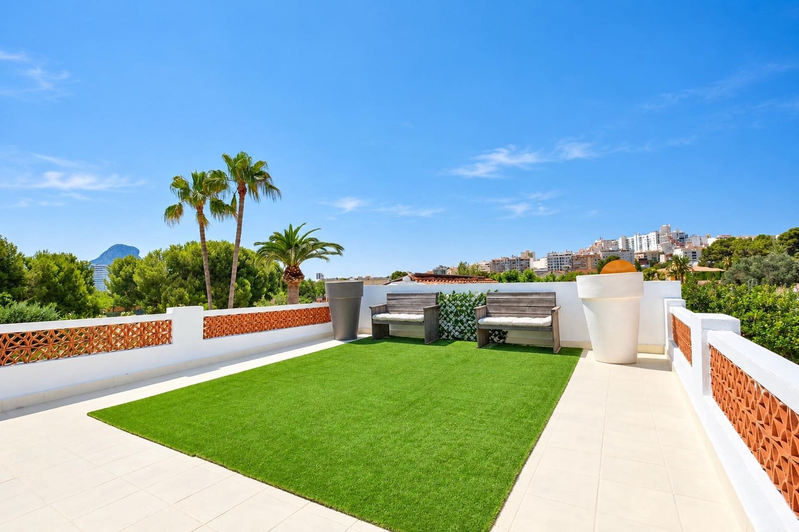 3 bedroom Villa for sale in Calpe / Calp with pool garage - € 639,000 (Ref: 10037499)