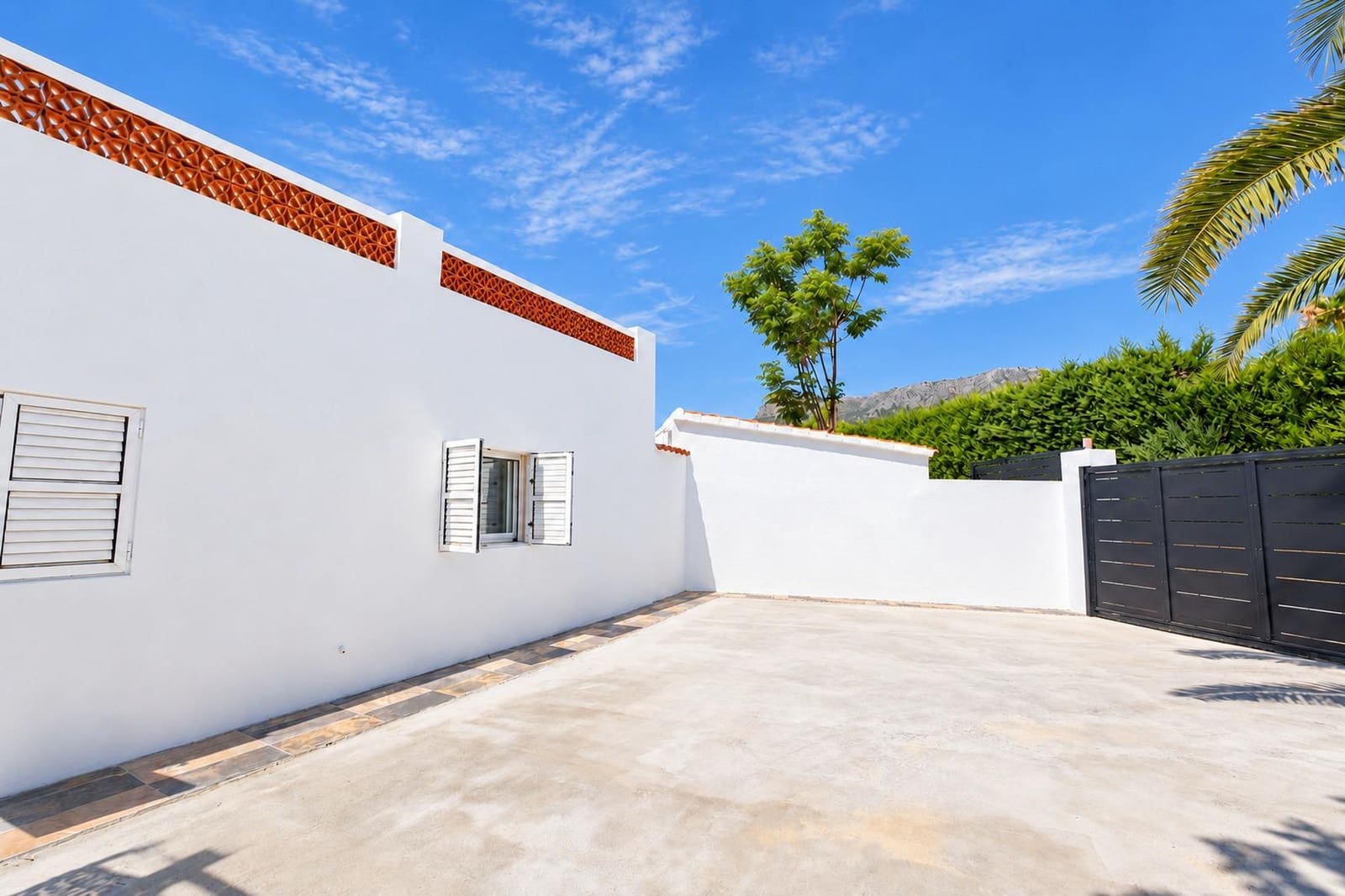 3 bedroom Villa for sale in Calpe / Calp with pool garage - € 639,000 (Ref: 10037499)