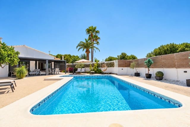 3 soverom Villa til salgs i Gargasindi, Calpe / Calp med svømmebasseng garasje - € 639 000 (Ref: 10037499)