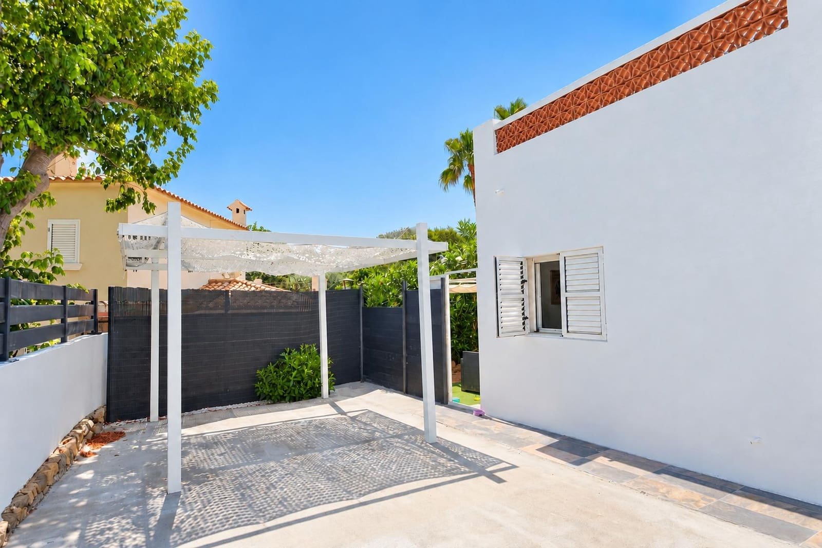 3 bedroom Villa for sale in Calpe / Calp with pool garage - € 639,000 (Ref: 10037499)