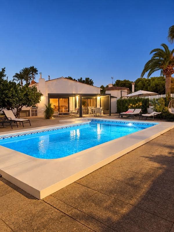 3 bedroom Villa for sale in Calpe / Calp with pool garage - € 639,000 (Ref: 10037499)