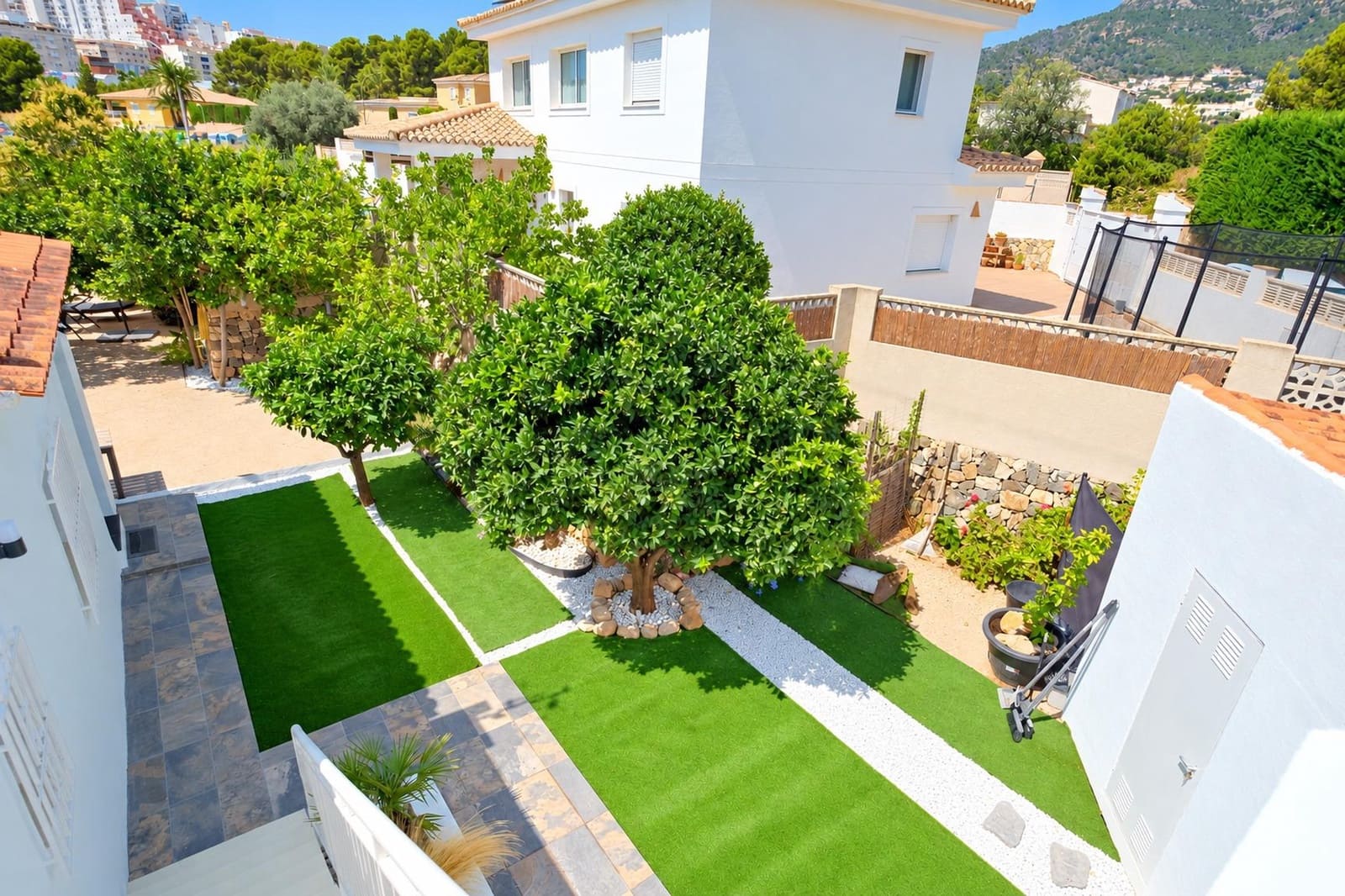 3 bedroom Villa for sale in Calpe / Calp with pool garage - € 639,000 (Ref: 10037499)