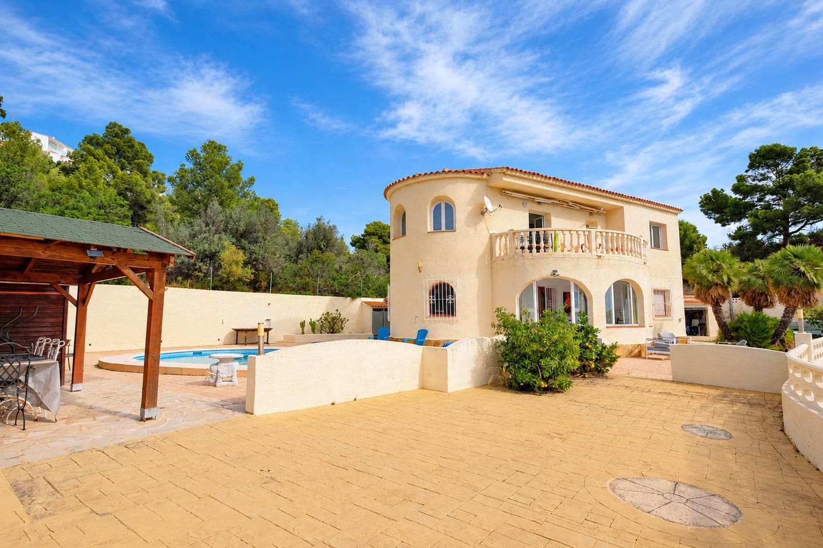 4 bedroom Villa for sale in Calpe / Calp with pool garage - € 710,000 (Ref: 10150390)