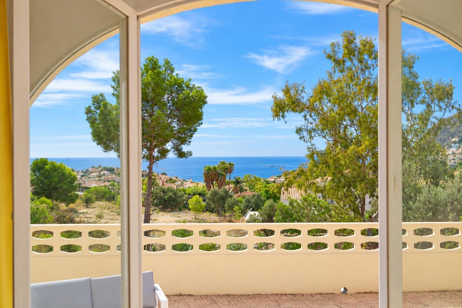 4 bedroom Villa for sale in Calpe / Calp with pool garage - € 710,000 (Ref: 10150390)