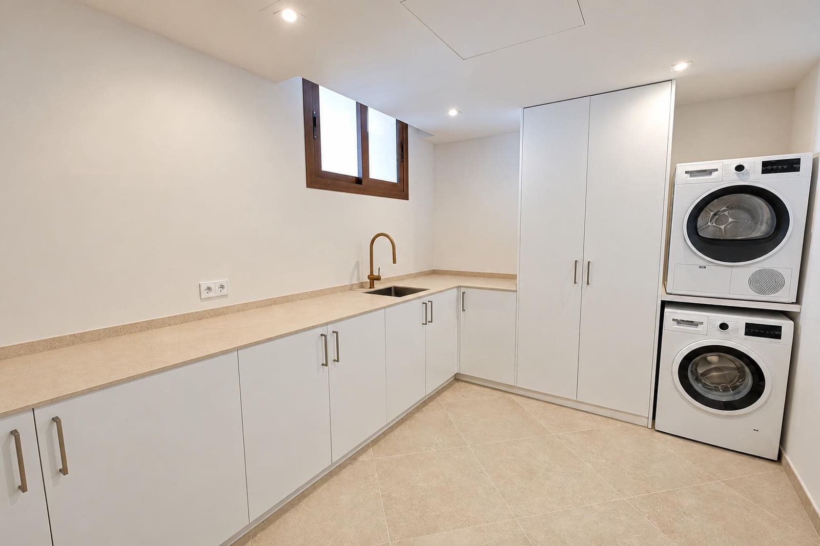 6 chambre Villa/Maison à vendre à Calpe / Calp avec piscine garage - 1 625 000 € (Ref: 10155336)