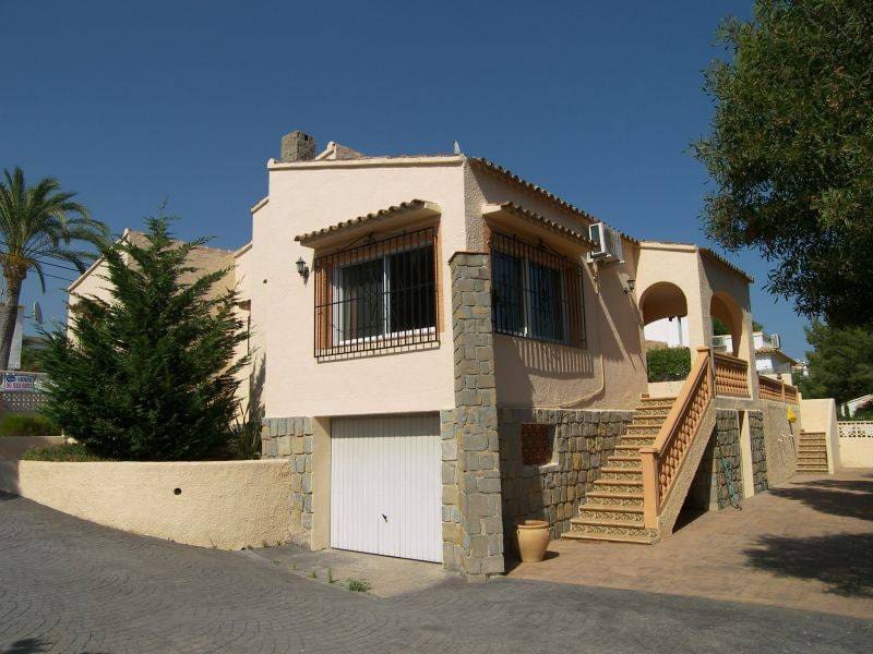 3 soveværelse Villa til salg i Calpe / Calp med swimmingpool garage - € 475.000 (Ref: 2071386)