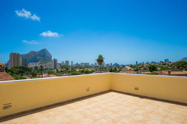 3 quarto Moradia para venda em Calpe / Calp com piscina garagem - 725 000 € (Ref: 7099432)