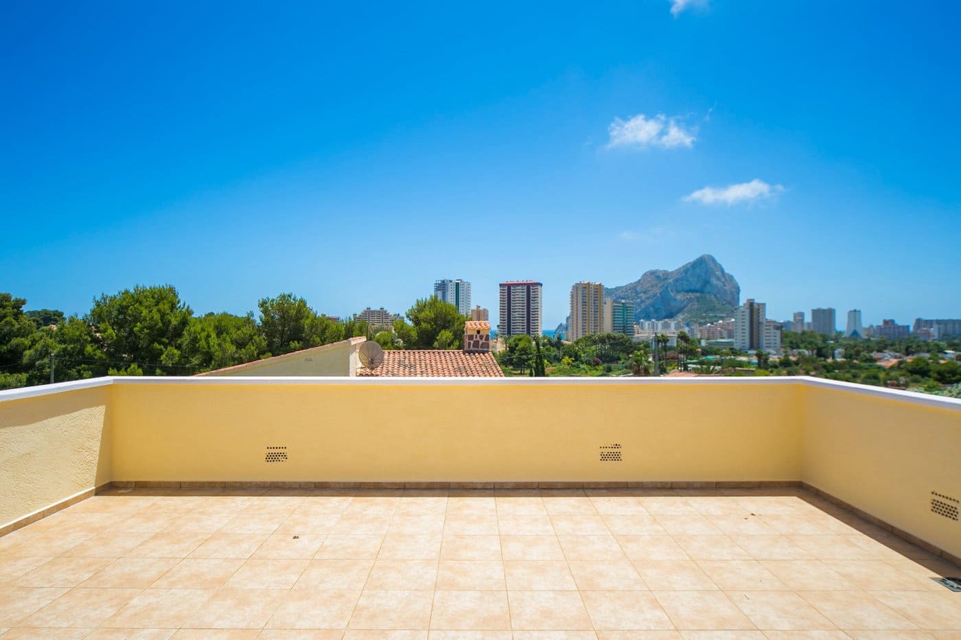 3 quarto Moradia para venda em Calpe / Calp com piscina garagem - 725 000 € (Ref: 7099432)