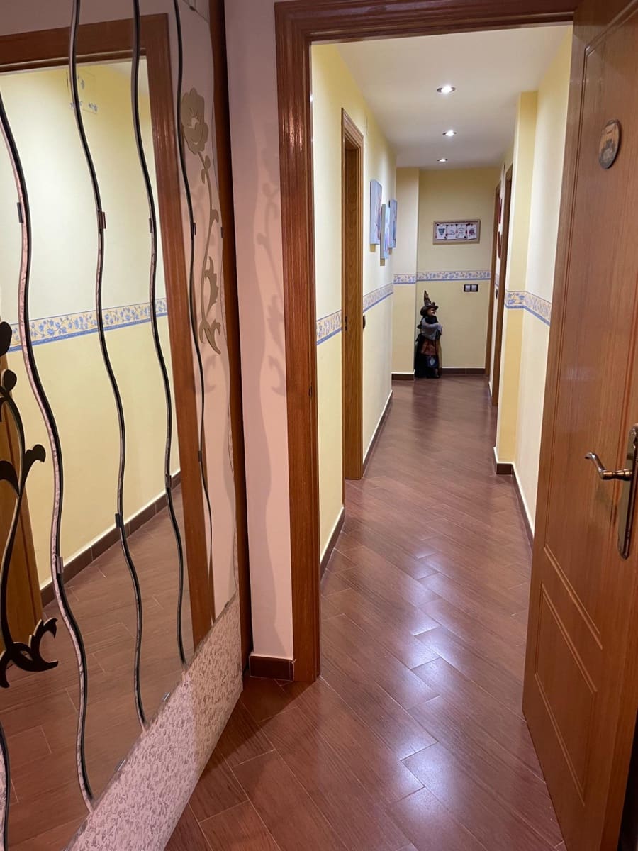 4 bedroom Flat for sale in Calpe / Calp - € 325,000 (Ref: 7617069)