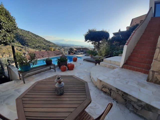 4 makuuhuone Huvila myytävänä paikassa Maryvilla, Calpe / Calp mukana uima-altaan - 580 000 € (Ref: 8090851)