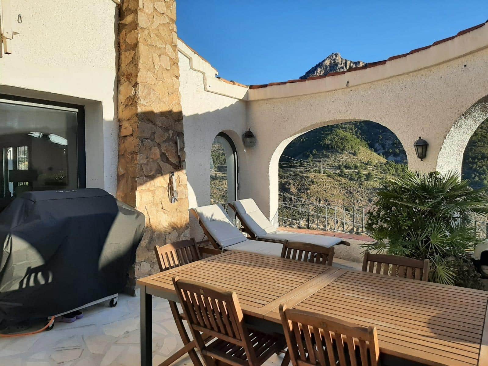 4 makuuhuone Huvila myytävänä paikassa Calpe / Calp mukana uima-altaan - 580 000 € (Ref: 8090851)