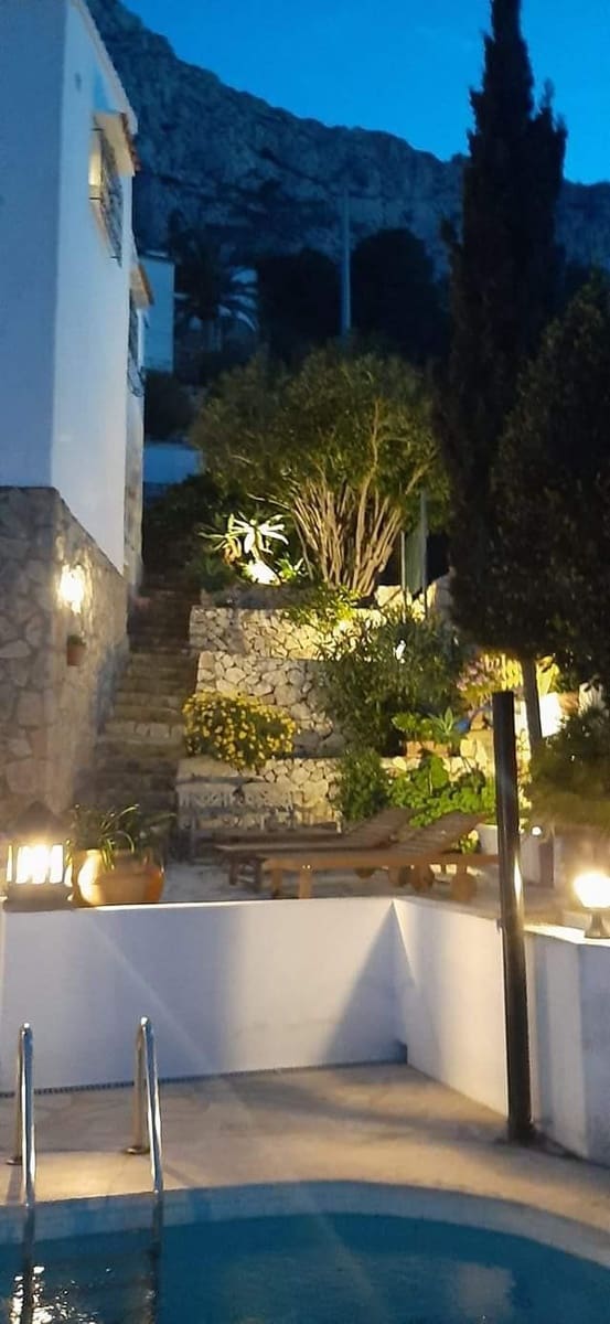 4 makuuhuone Huvila myytävänä paikassa Calpe / Calp mukana uima-altaan - 580 000 € (Ref: 8090851)