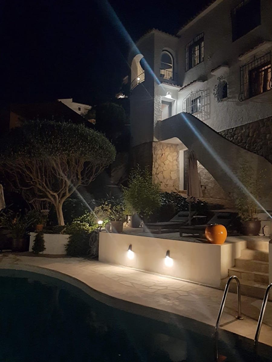 4 makuuhuone Huvila myytävänä paikassa Calpe / Calp mukana uima-altaan - 580 000 € (Ref: 8090851)