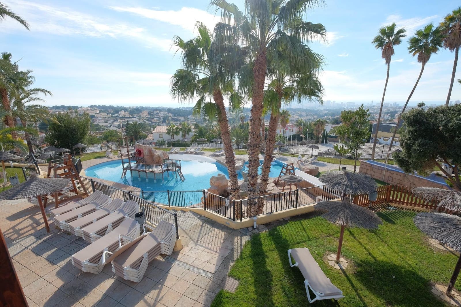 2 soverom Rekkehus til salgs i Calpe / Calp med svømmebasseng - € 223 000 (Ref: 8544869)