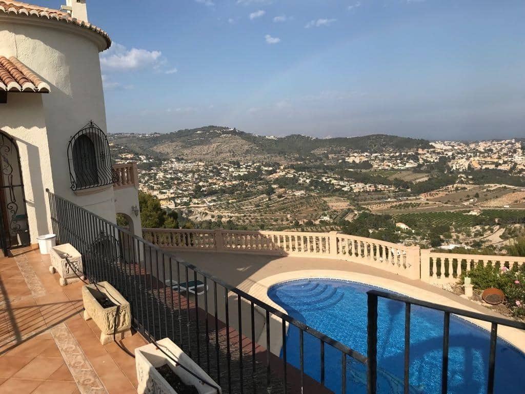 4 soverom Villa til salgs i Calpe / Calp med svømmebasseng garasje - € 680 000 (Ref: 9778968)
