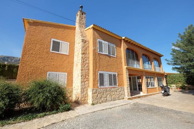 9 slaapkamer Villa te koop in Calpe / Calp met zwembad - € 1.190.000 (Ref: 9780601)