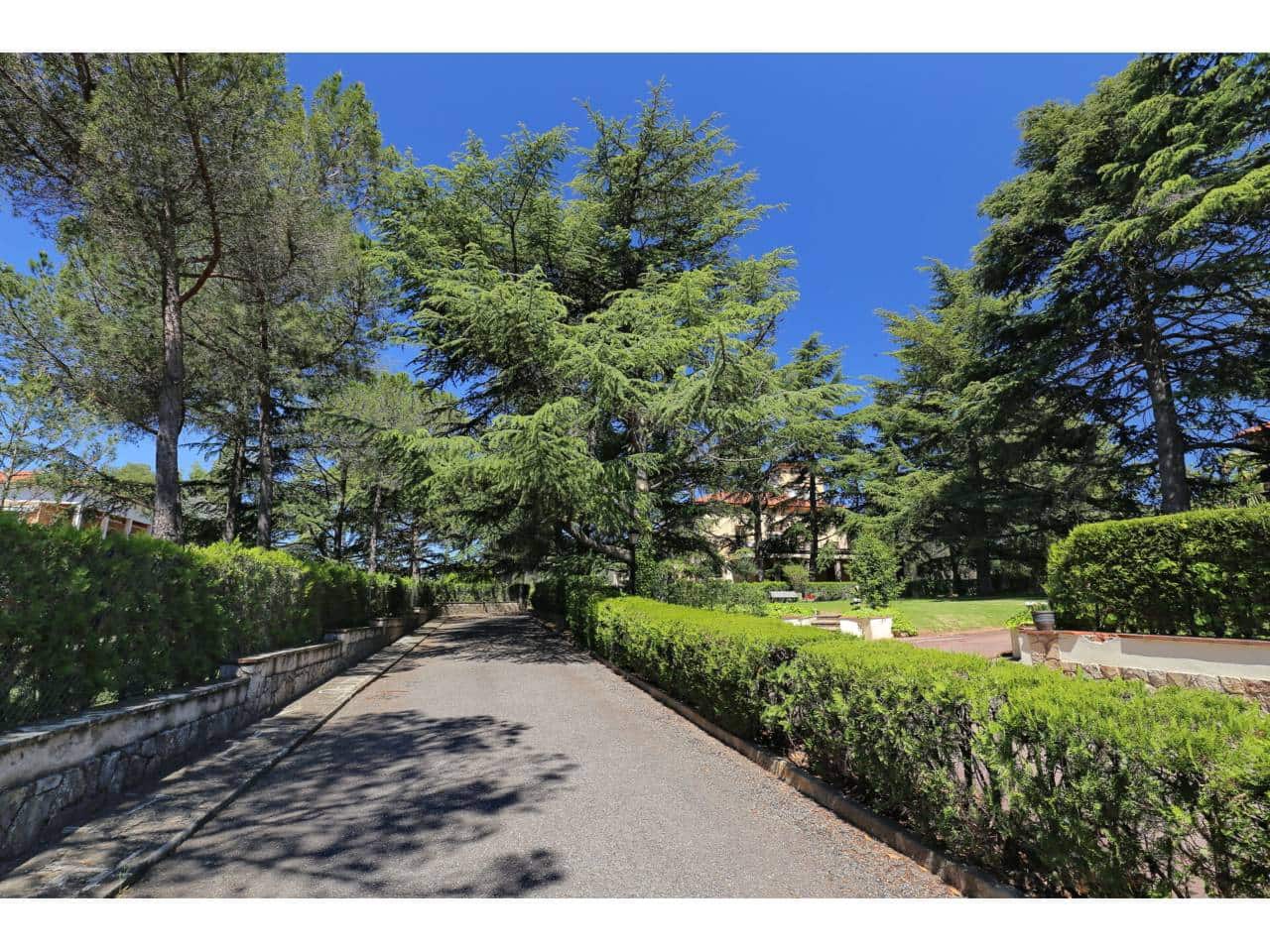 12 sypialnia Willa na sprzedaż w Matadepera z basenem garażem - 1 850 000 € (Ref: 8900738)