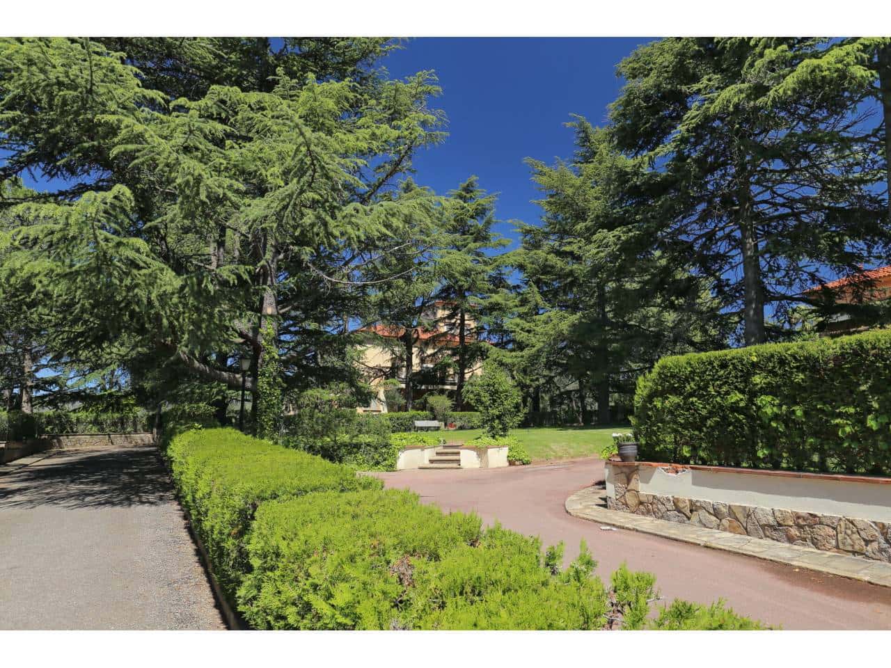 12 sypialnia Willa na sprzedaż w Matadepera z basenem garażem - 1 850 000 € (Ref: 8900738)