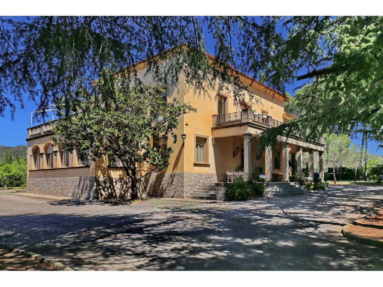 12 sypialnia Willa na sprzedaż w Matadepera z basenem garażem - 1 850 000 € (Ref: 8900738)