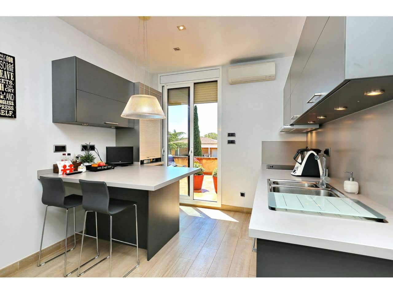 12 sypialnia Willa na sprzedaż w Matadepera z basenem garażem - 1 850 000 € (Ref: 8900738)