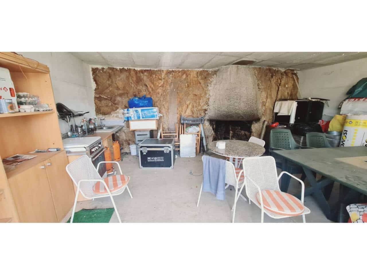 Działka budowlana na sprzedaż w Badalona - 150 000 € (Ref: 8900746)