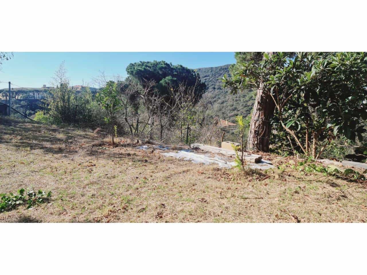 Działka budowlana na sprzedaż w Badalona - 150 000 € (Ref: 8900746)