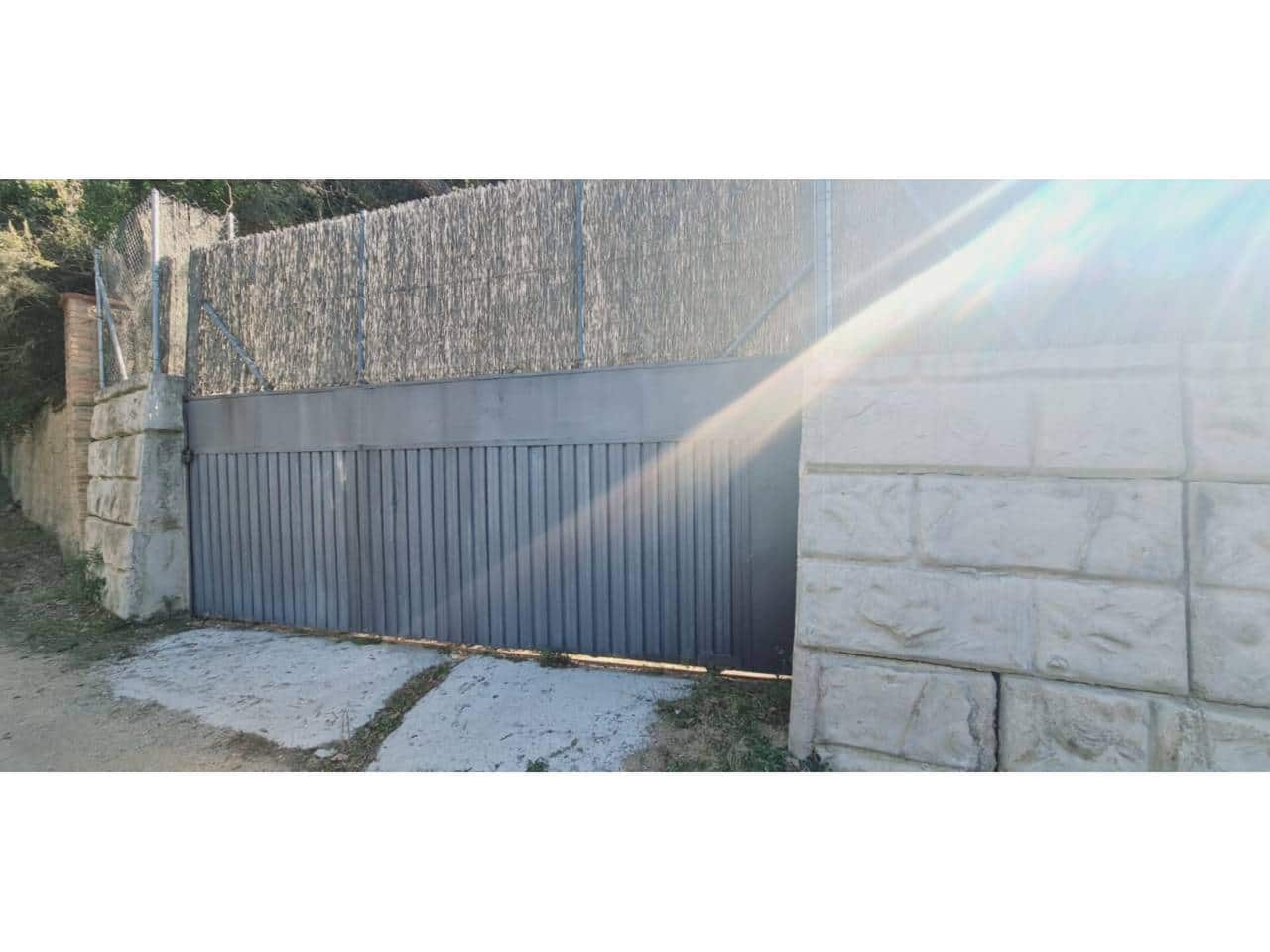 Działka budowlana na sprzedaż w Badalona - 150 000 € (Ref: 8900746)