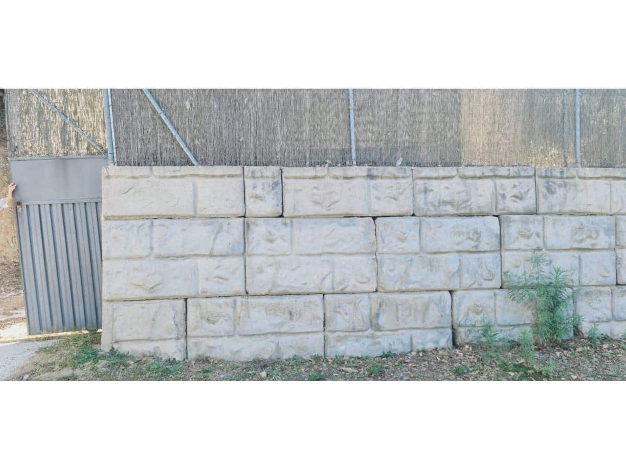 Działka budowlana na sprzedaż w Badalona - 150 000 € (Ref: 8900746)