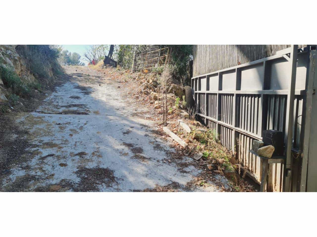 Działka budowlana na sprzedaż w Badalona - 150 000 € (Ref: 8900746)