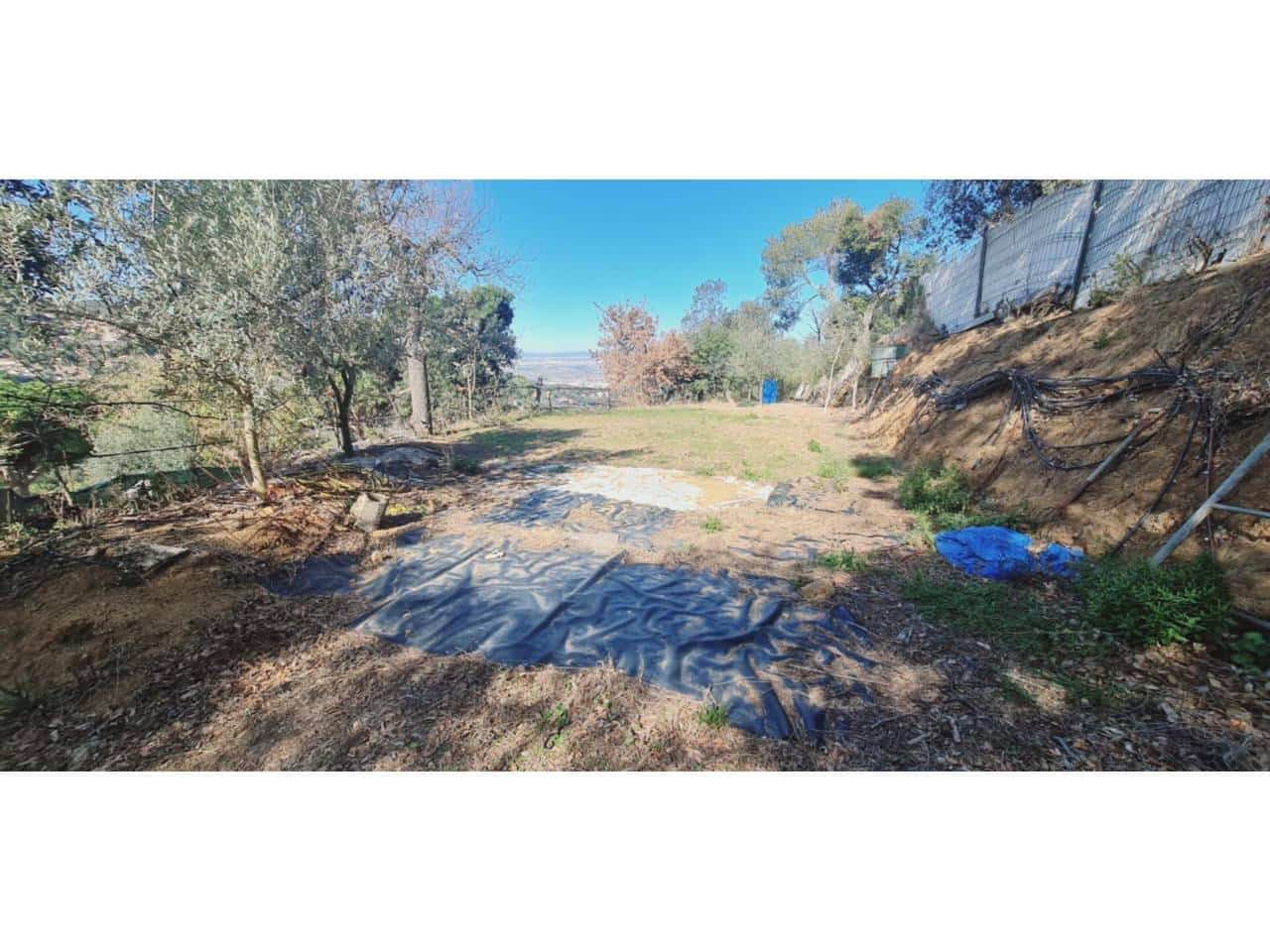 Działka budowlana na sprzedaż w Badalona - 150 000 € (Ref: 8900746)