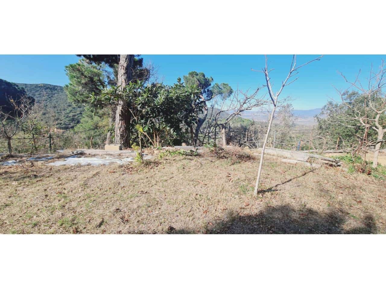 Działka budowlana na sprzedaż w Badalona - 150 000 € (Ref: 8900746)