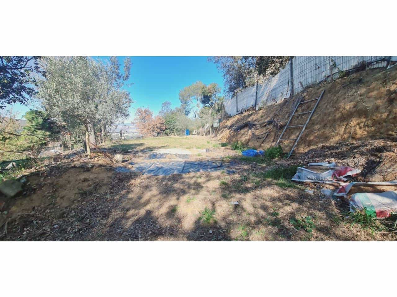 Działka budowlana na sprzedaż w Badalona - 150 000 € (Ref: 8900746)