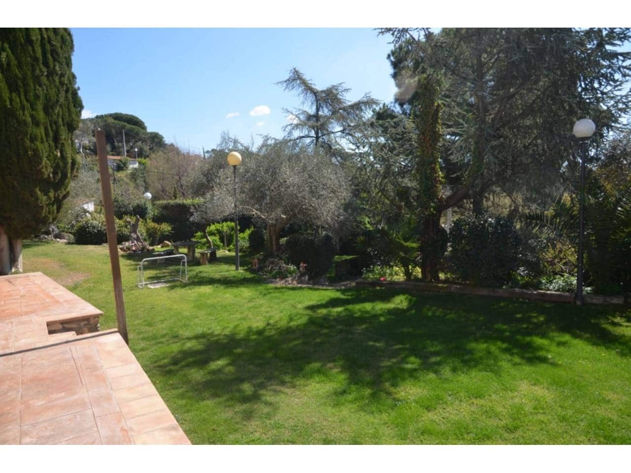 4 sypialnia Finka/Dom wiejski na sprzedaż w L'Ametlla del Valles z basenem garażem - 770 000 € (Ref: 8900757)