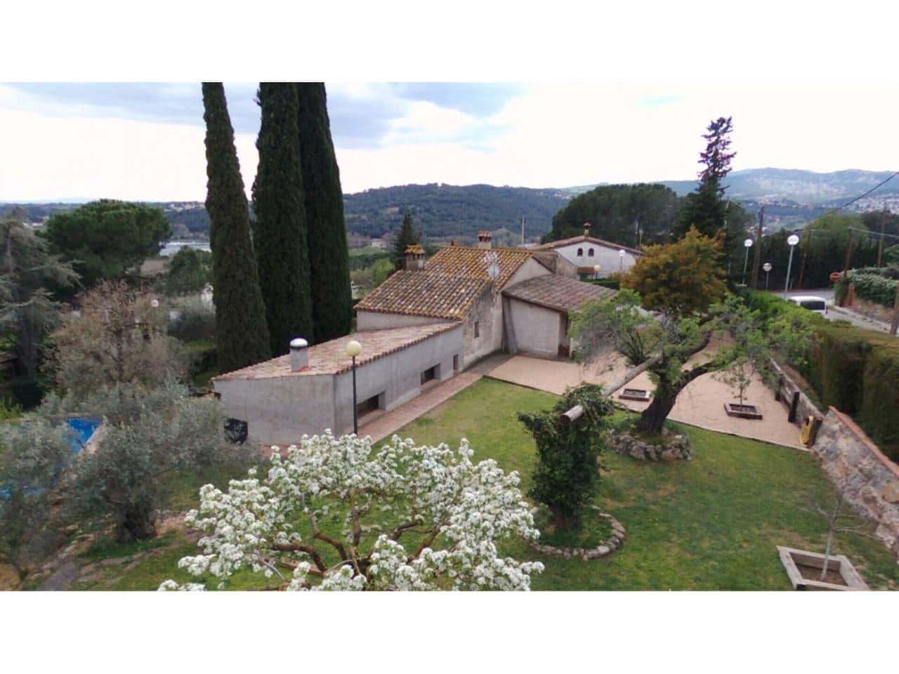 4 sypialnia Finka/Dom wiejski na sprzedaż w L'Ametlla del Valles z basenem garażem - 770 000 € (Ref: 8900757)