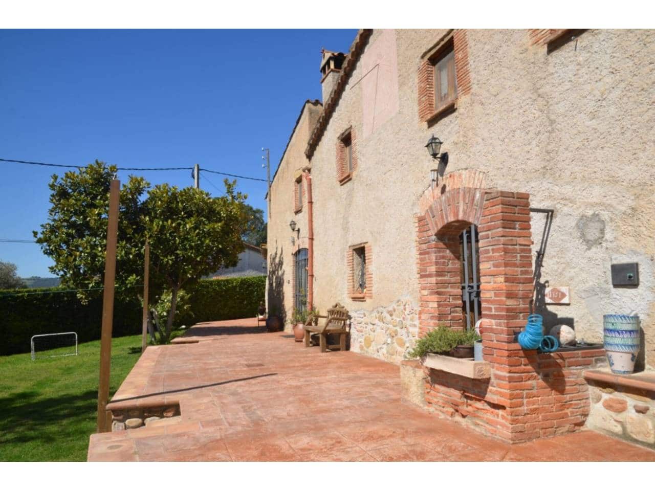 4 sypialnia Finka/Dom wiejski na sprzedaż w L'Ametlla del Valles z basenem garażem - 770 000 € (Ref: 8900757)