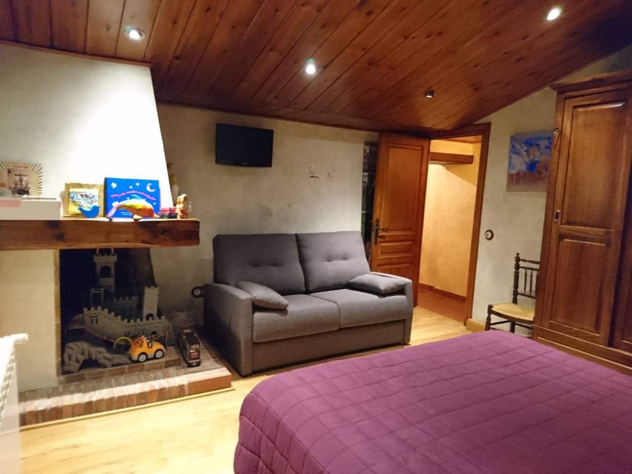 4 sypialnia Finka/Dom wiejski na sprzedaż w L'Ametlla del Valles z basenem garażem - 770 000 € (Ref: 8900757)