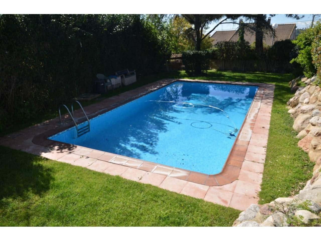 4 sypialnia Finka/Dom wiejski na sprzedaż w L'Ametlla del Valles z basenem garażem - 770 000 € (Ref: 8900757)