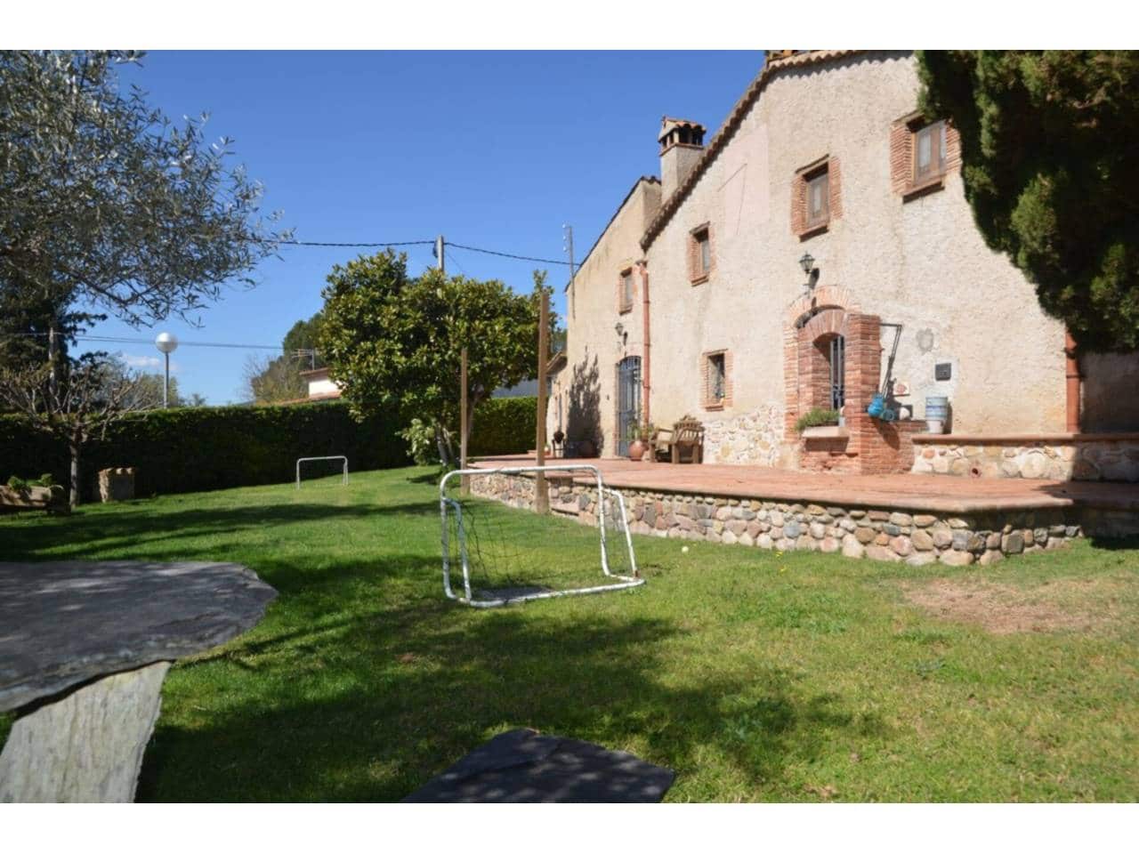 4 sypialnia Finka/Dom wiejski na sprzedaż w L'Ametlla del Valles z basenem garażem - 770 000 € (Ref: 8900757)