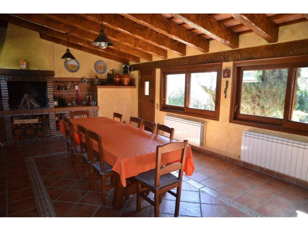 4 sypialnia Finka/Dom wiejski na sprzedaż w L'Ametlla del Valles z basenem garażem - 770 000 € (Ref: 8900757)