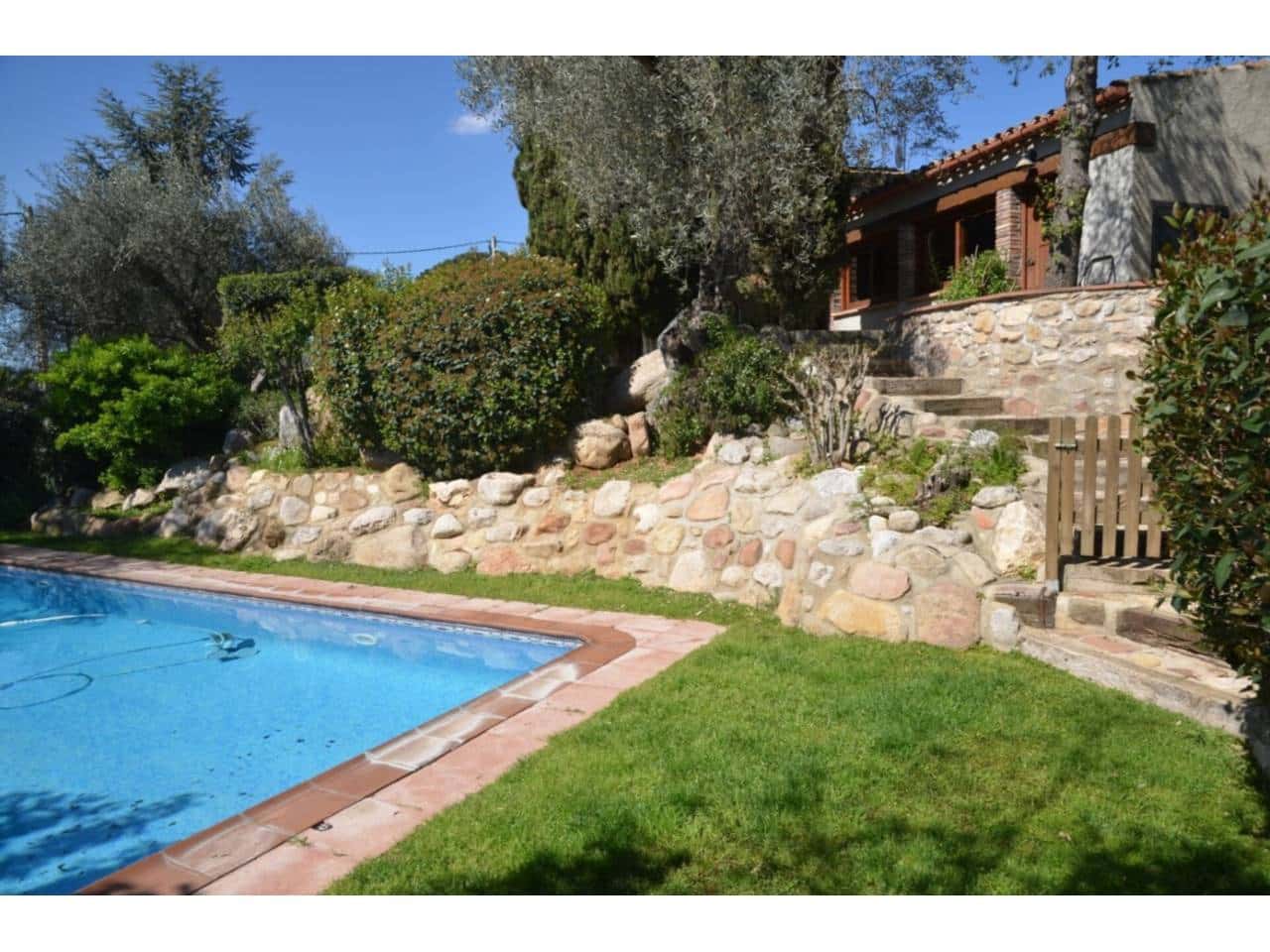 4 sypialnia Finka/Dom wiejski na sprzedaż w L'Ametlla del Valles z basenem garażem - 770 000 € (Ref: 8900757)