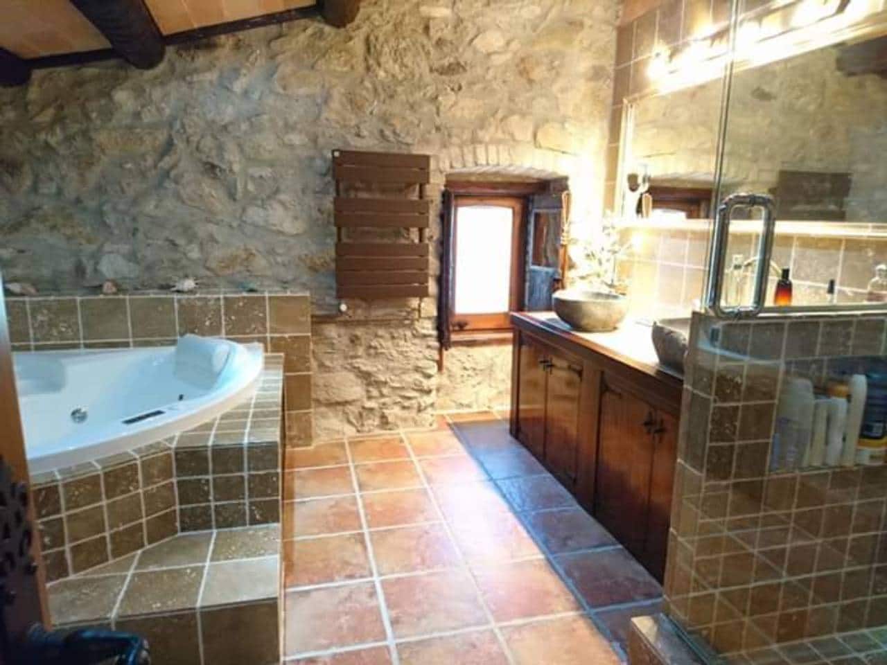 4 sypialnia Finka/Dom wiejski na sprzedaż w L'Ametlla del Valles z basenem garażem - 770 000 € (Ref: 8900757)